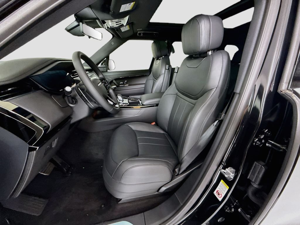 New 2026 Santorini Black Land Rover Dynamic SE image 19