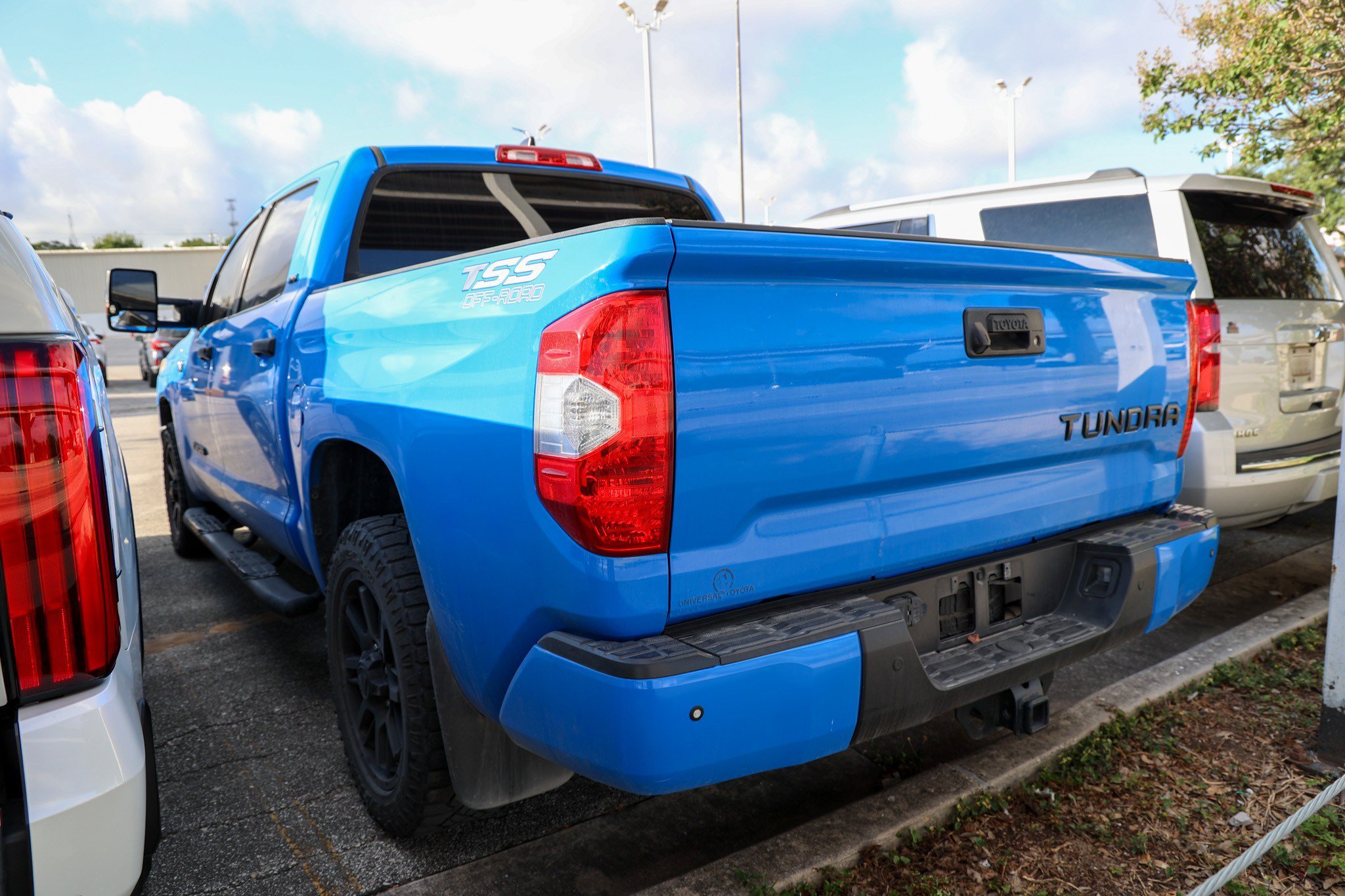 Used 2021 VOODOO BLUE Toyota SR5 image 8