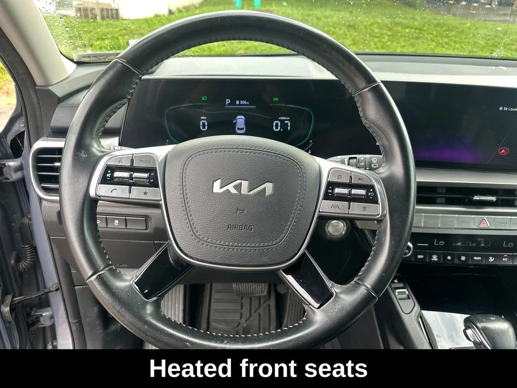 Used 2024 Silver Kia S image 14