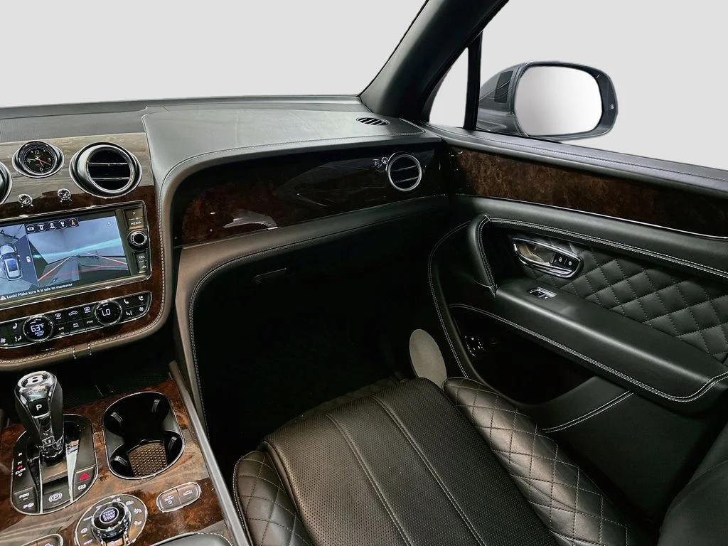 Used 2018  Bentley W12 image 24