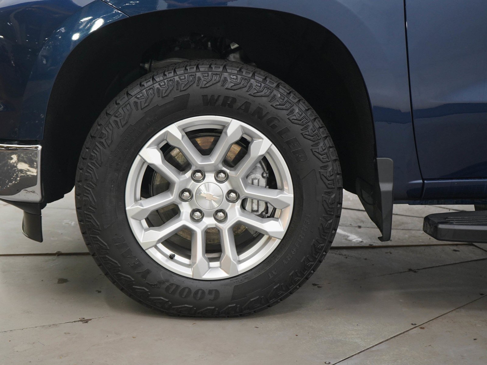 Used 2022 Northsky Blue Metallic Chevrolet LT image 29