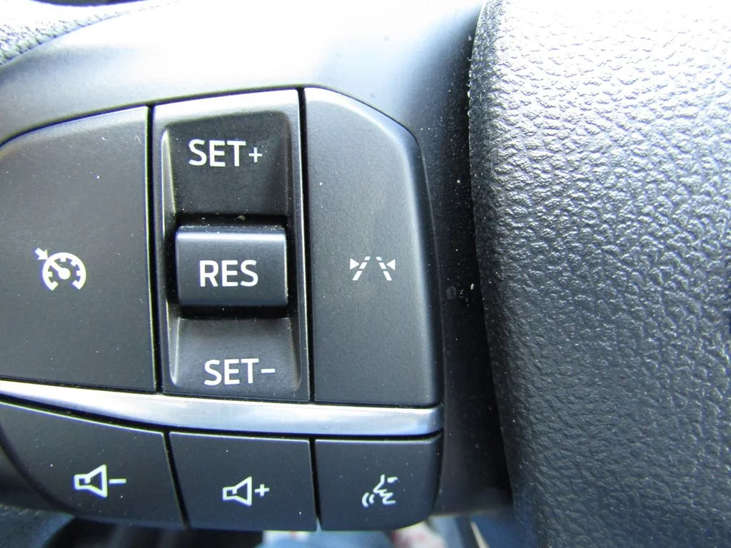 Used 2025 White Ford Active image 7