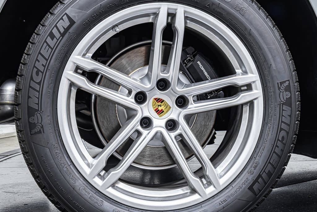 2025 Porsche Macan - Photo 25