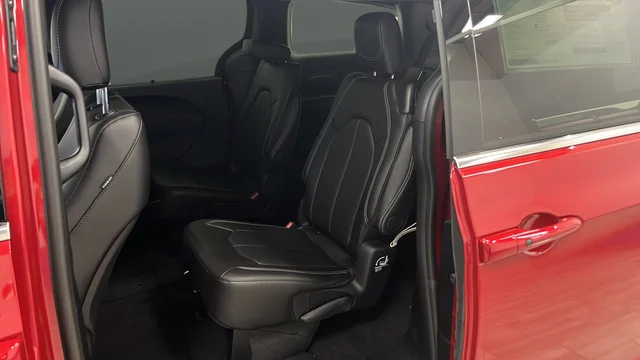 New 2026 Red Hot Pearl-Coat Exterior Paint Chrysler Select image 28