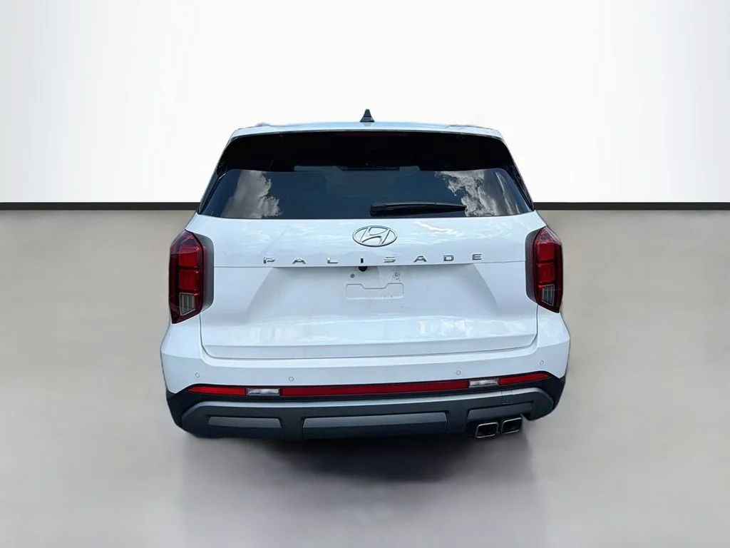 Used 2025 White Hyundai SEL image 6