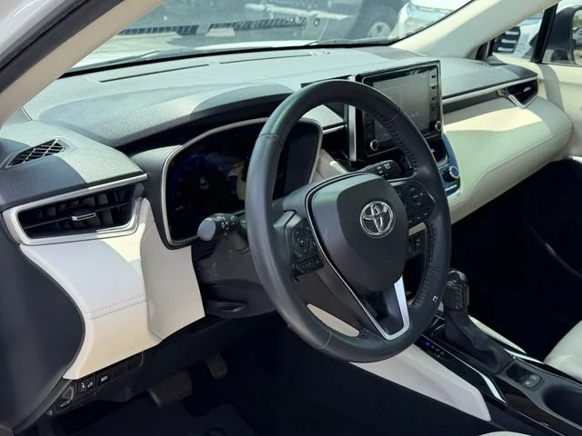Used 2022 Beige Toyota XLE image 12