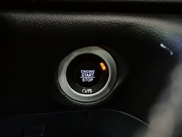 Used 2025 Black Chrysler Select image 26