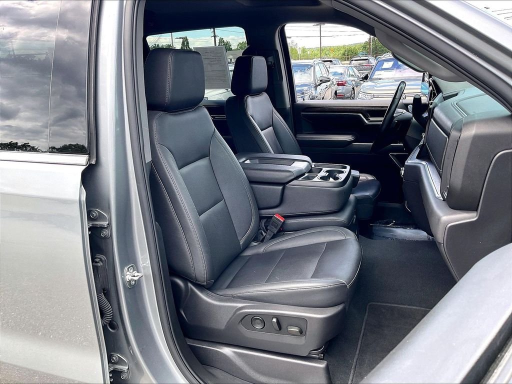 Used 2025 Sterling Metallic GMC SLT image 10