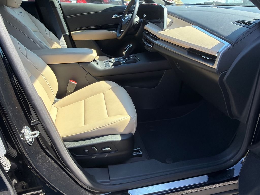2024 Cadillac XT4 Luxury - Photo 13