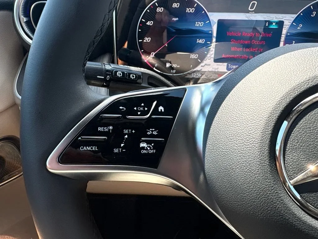 New 2027 Polar White Mercedes-Benz GLC 300 image 36