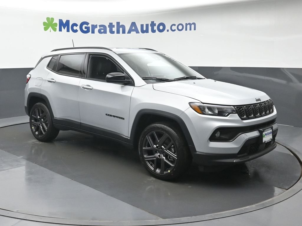 New 2026 Silver Zynith Metallic Clear-Coat Exterior Paint Jeep Latitude image 2