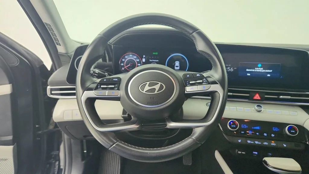 2024 Hyundai Elantra Limited - Photo 18
