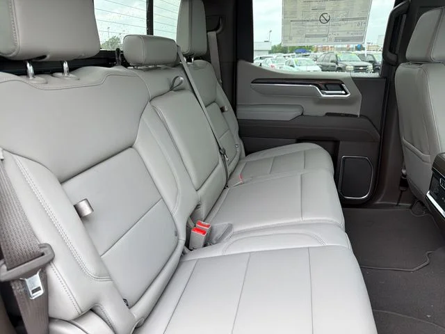 2026 GMC Sierra 1500 SLT - Photo 23