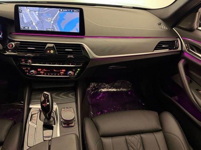 Used 2021 Dark Graphite Metallic BMW 530i image 29