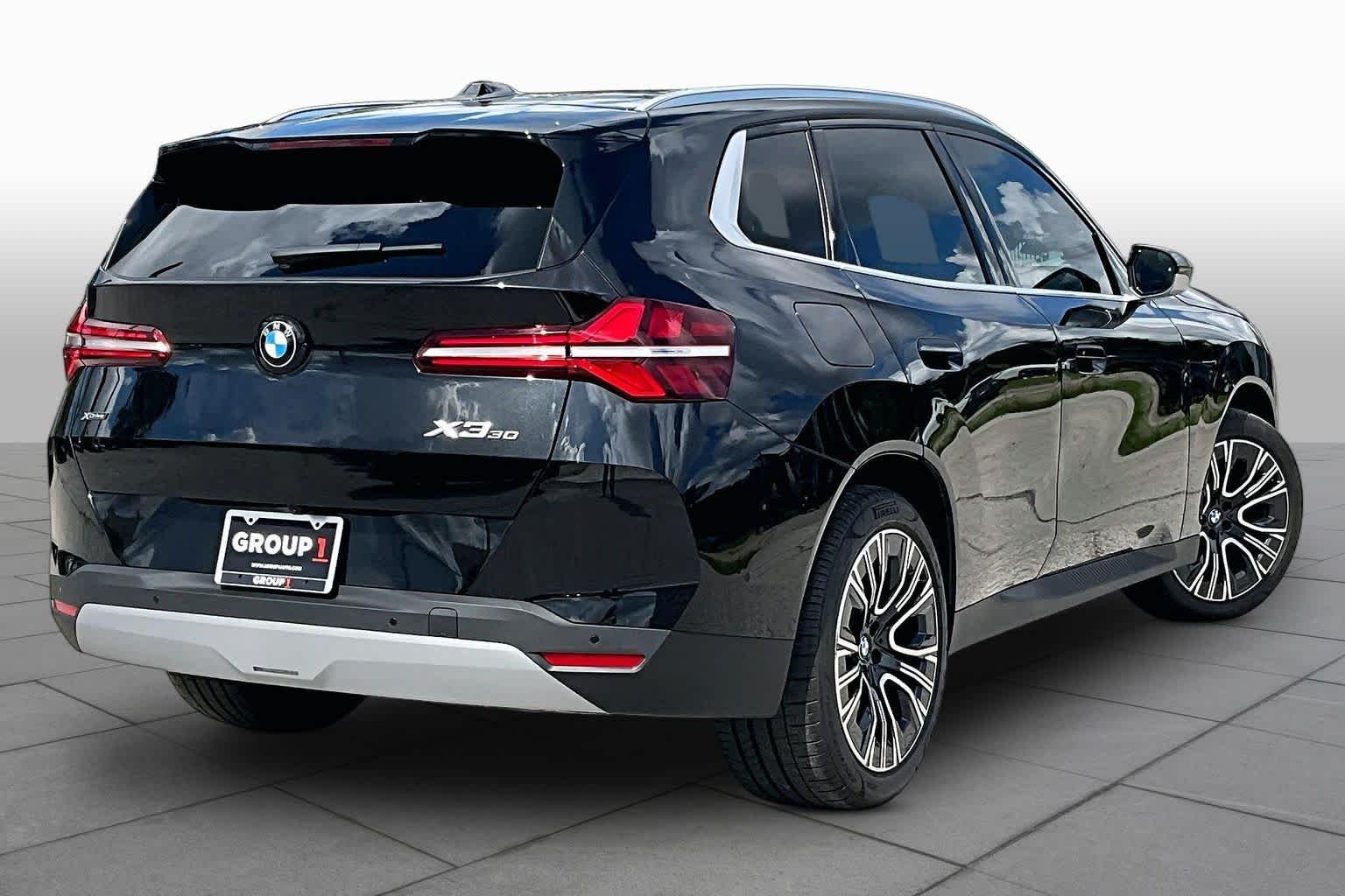 Used 2026 475/Black Sapph BMW 30 xDrive image 12