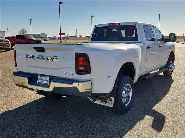 New 2026 PW7 Bright Whit Ram TRADESMAN CREW CAB 4X4 8