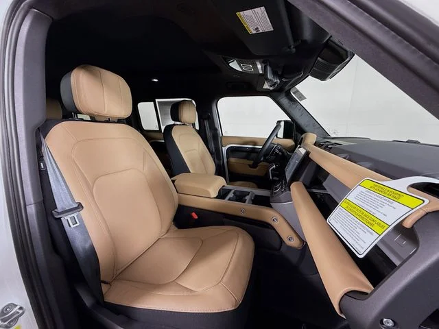 New 2026 Fuji White Land Rover V8 image 31