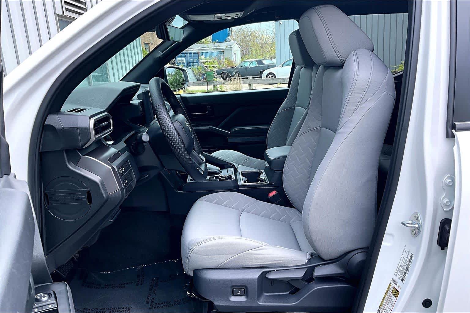 Certified Used 2025 Ice Cap Toyota SR5 image 8