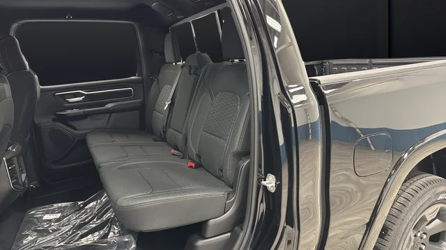 New 2026 Diamond Black Crystal Pearl-Coat Exterior Paint RAM Big Horn/Lone Star image 23