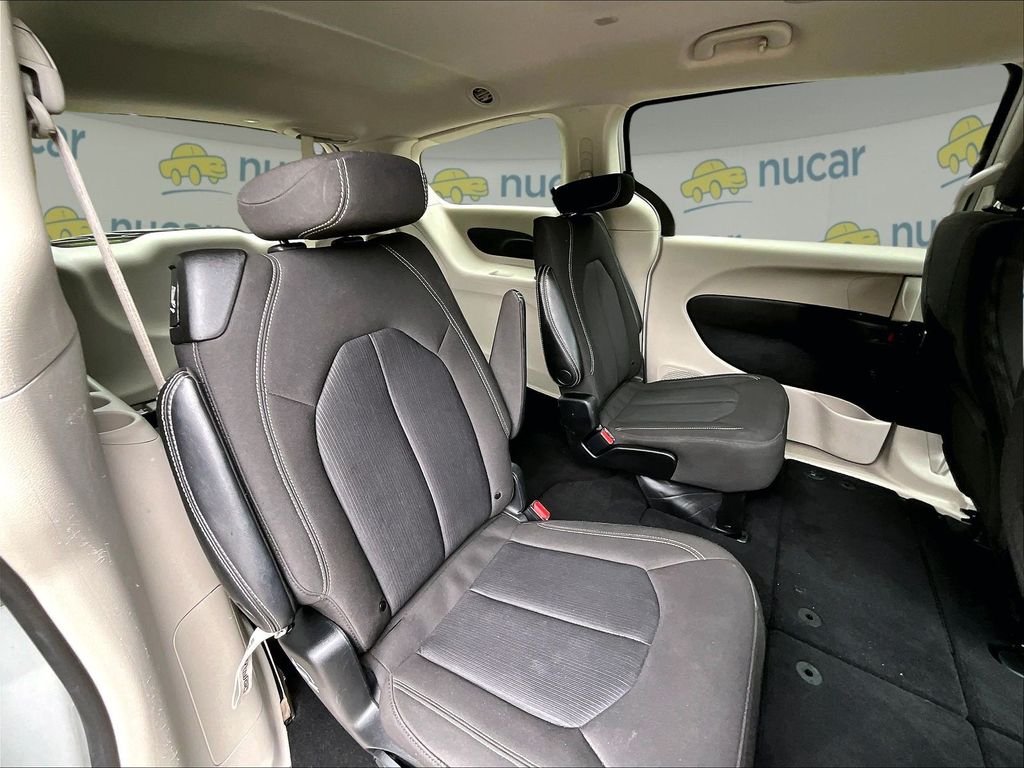 Used 2023 White Chrysler LX image 16