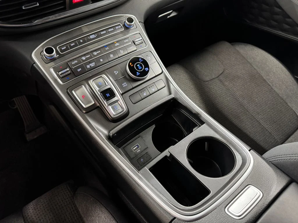 Used 2023 Black Hyundai Blue image 23