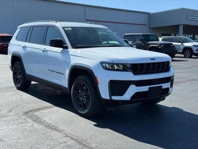 New 2026 Bright White Clear-Coat Exterior Paint Jeep Laredo image 2
