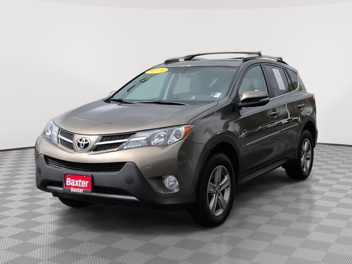 Used 2015 Pyrite Mica Toyota XLE image 16