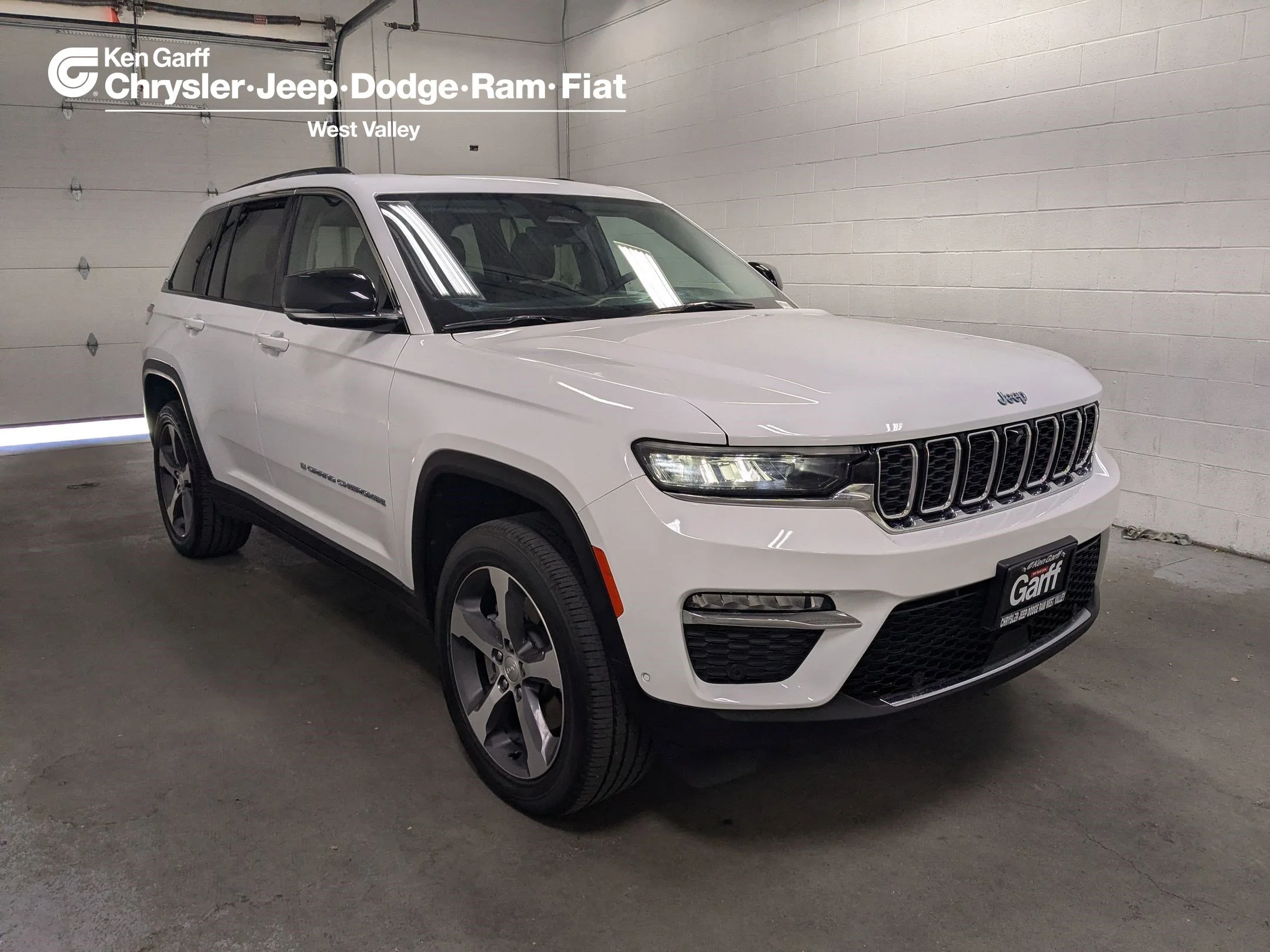 2022 Jeep Grand Cherokee 4xe 4x4's photo