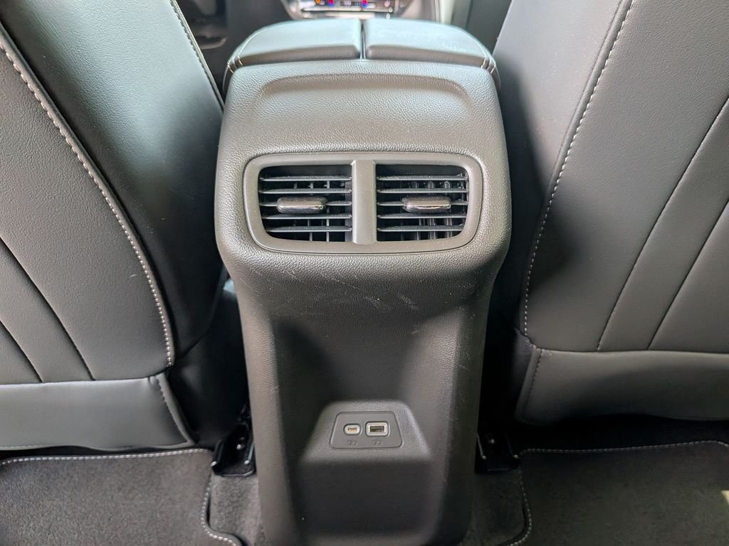 Used 2023 Red Buick Essence image 35