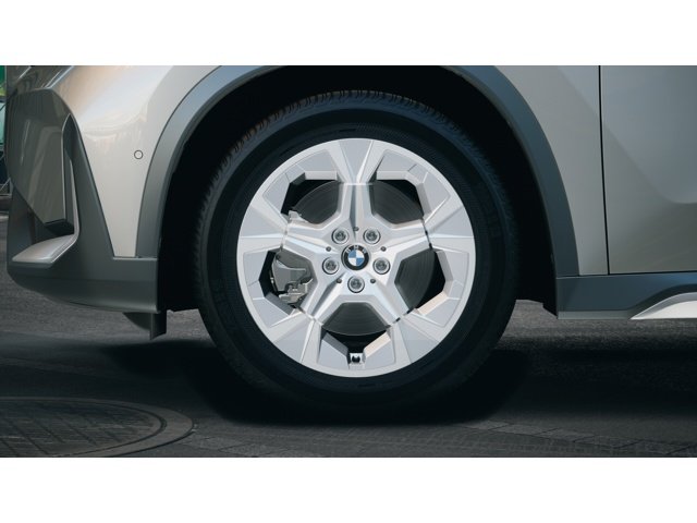New 2026 Space Silver Metallic BMW  image 7
