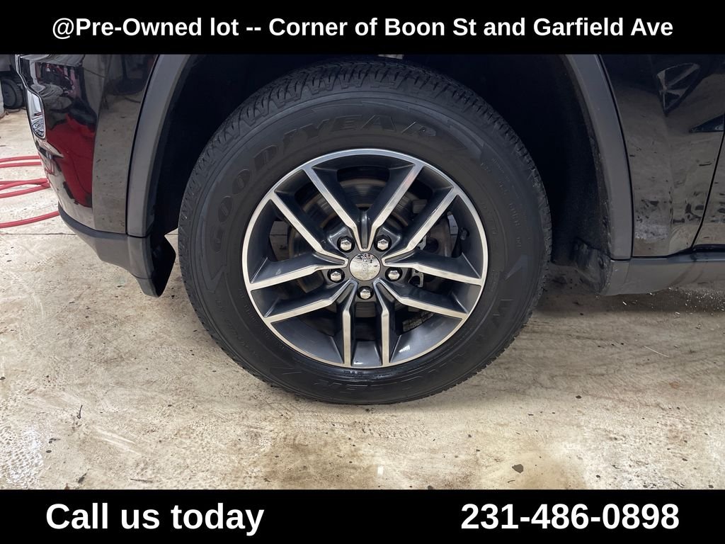 Used 2018 Black Jeep Limited image 8