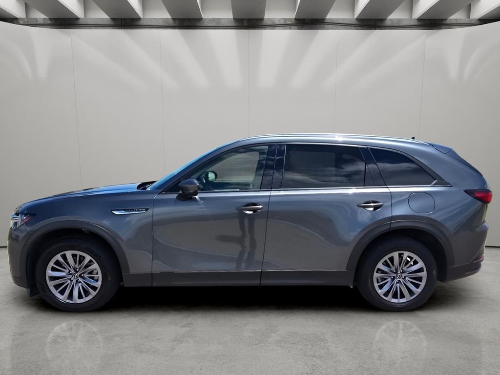 Used 2025 Machine Gray Metallic Mazda Preferred Package image 2