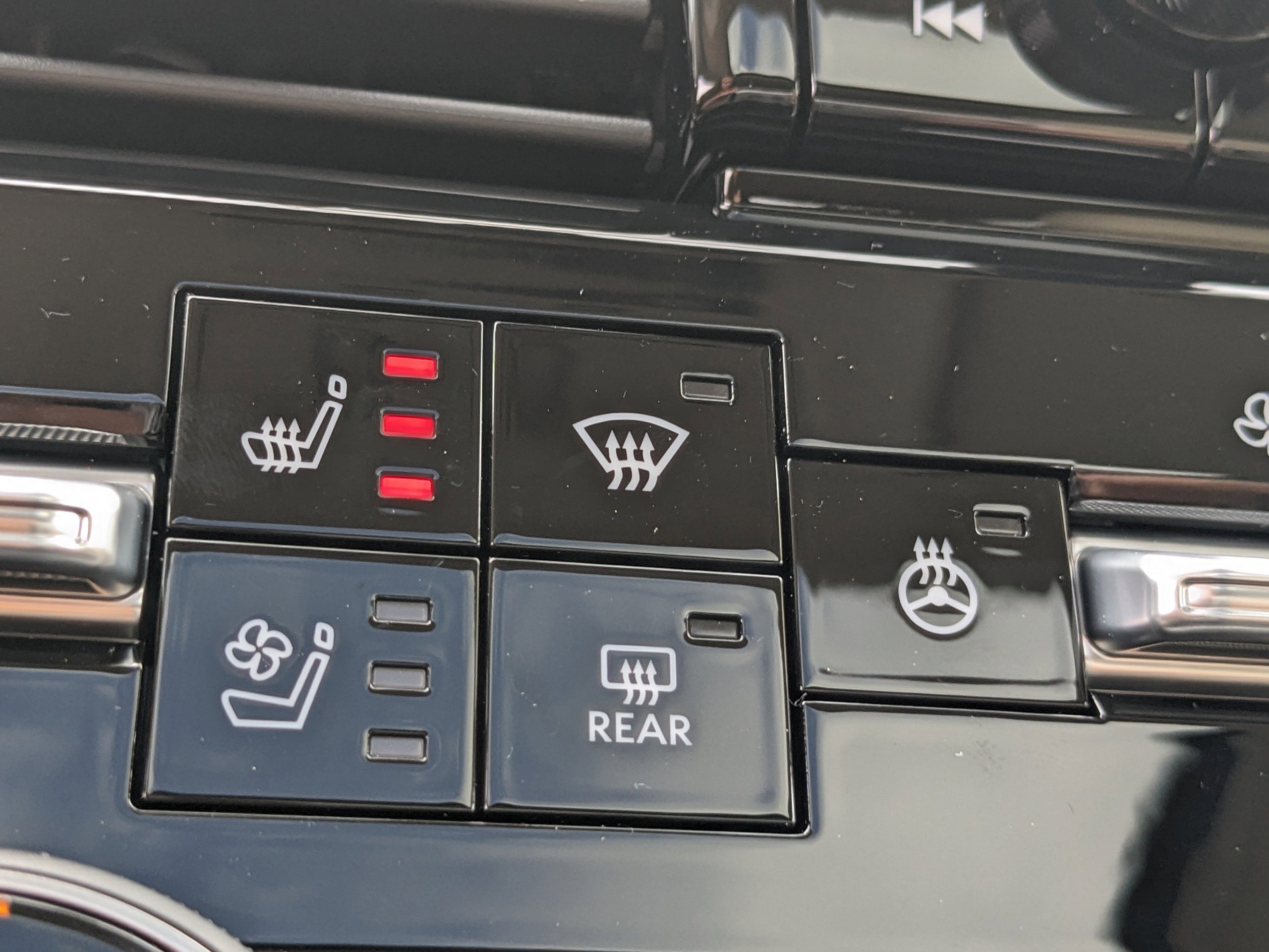 2026 Nissan Armada Platinum - Photo 18