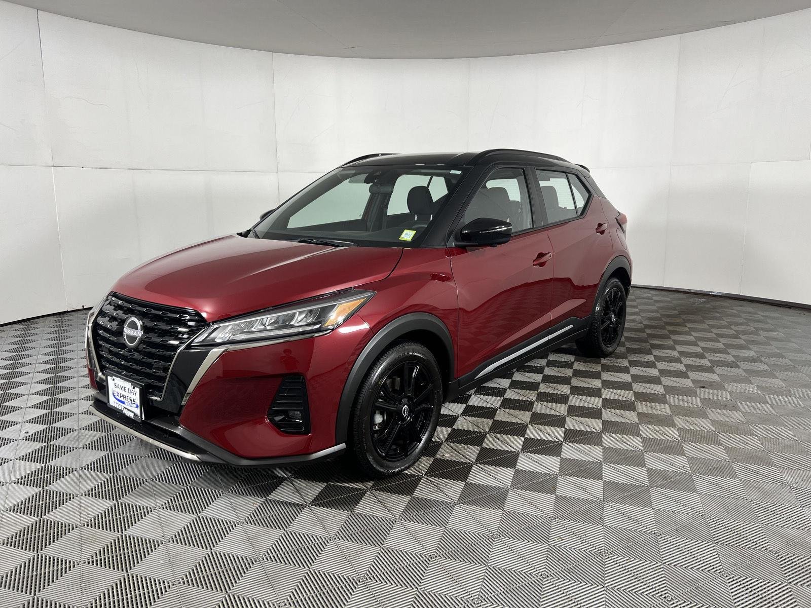 Used 2024 Super Black Nissan SR image 15