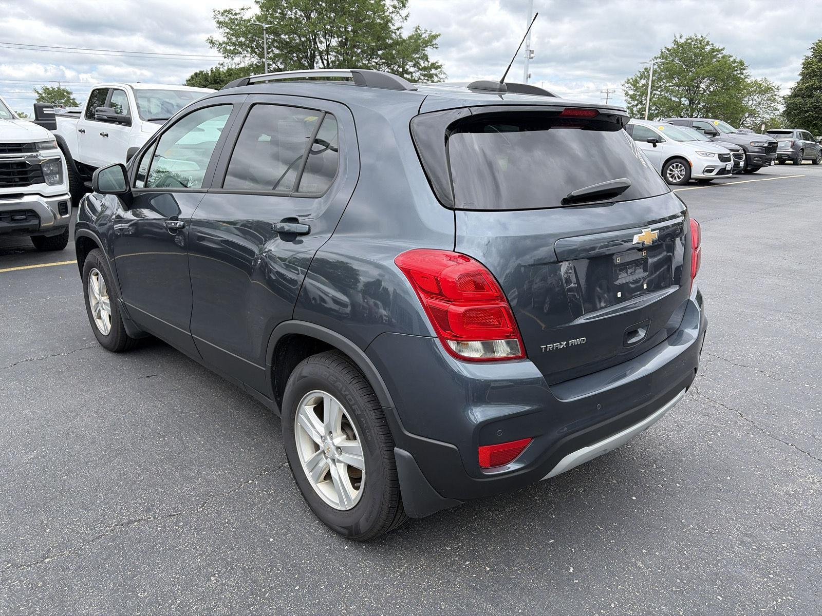 Used 2021  Chevrolet  image 4