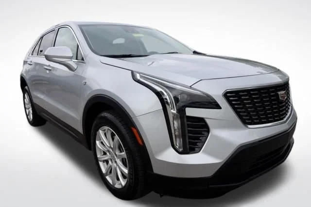 Used 2021 RADIANT SILVER METALLIC Cadillac AWD Luxury image 2