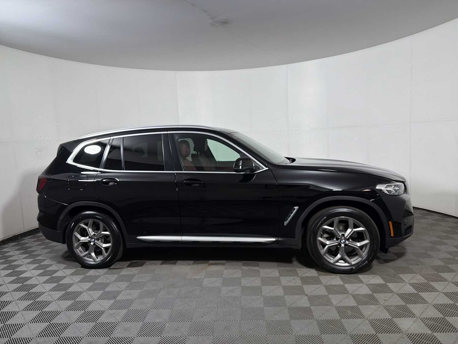 Used 2024 Jet Black BMW xDrive30i image 7
