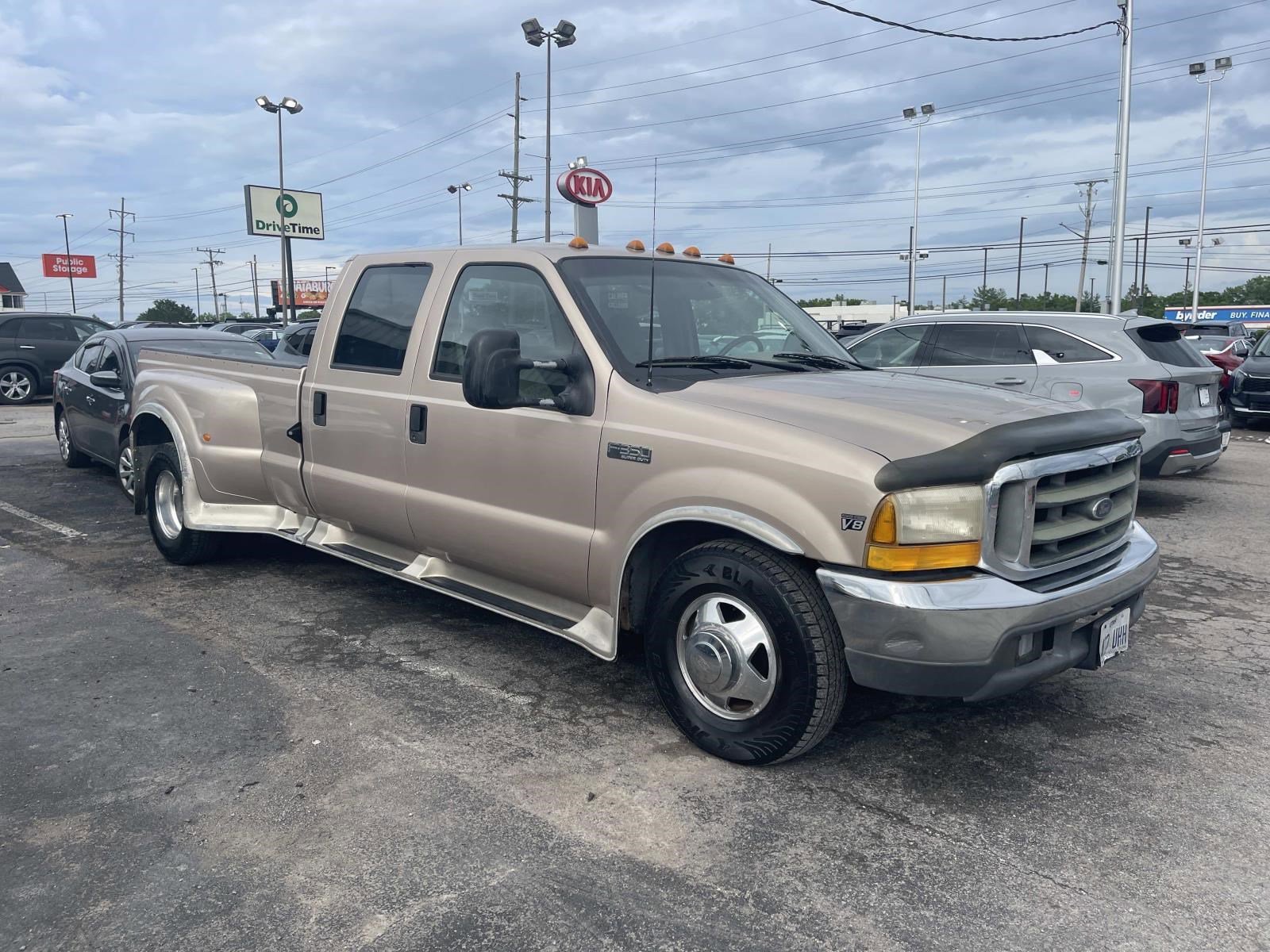 1999 Ford F-350 SUPER DUTY CREW CAB 4X2 156 DRW XLT's photo