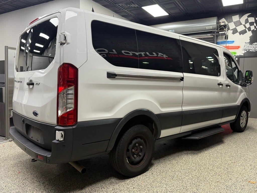 2022 Ford Transit XLT photo 4
