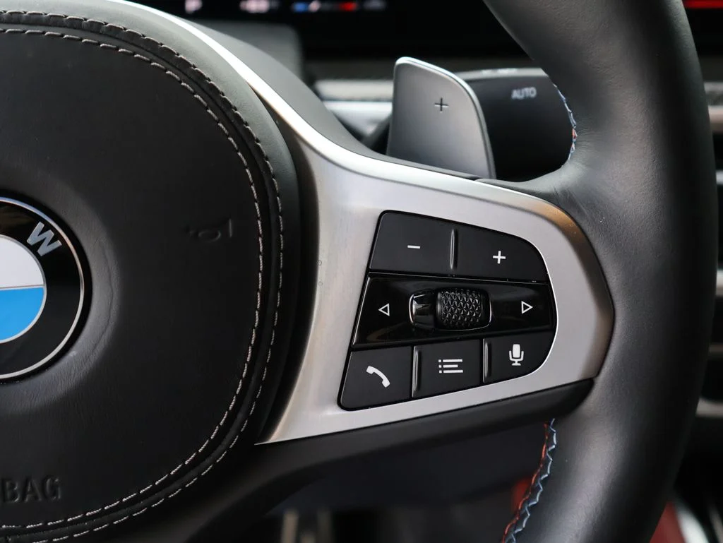 Used 2026 Gray BMW M60i image 34