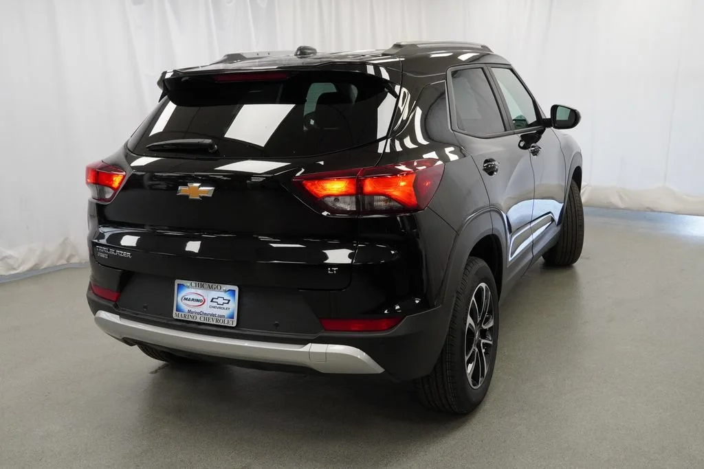 New 2026 Mosaic Black Metallic Chevrolet LT image 3
