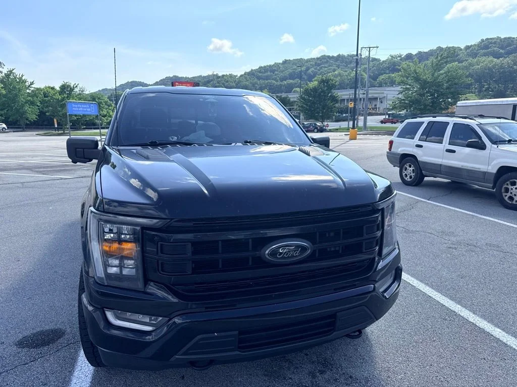 Used 2022 Black Ford XLT image 1