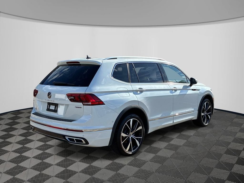 Used 2024 White Volkswagen 2.0T SEL R-Line image 7