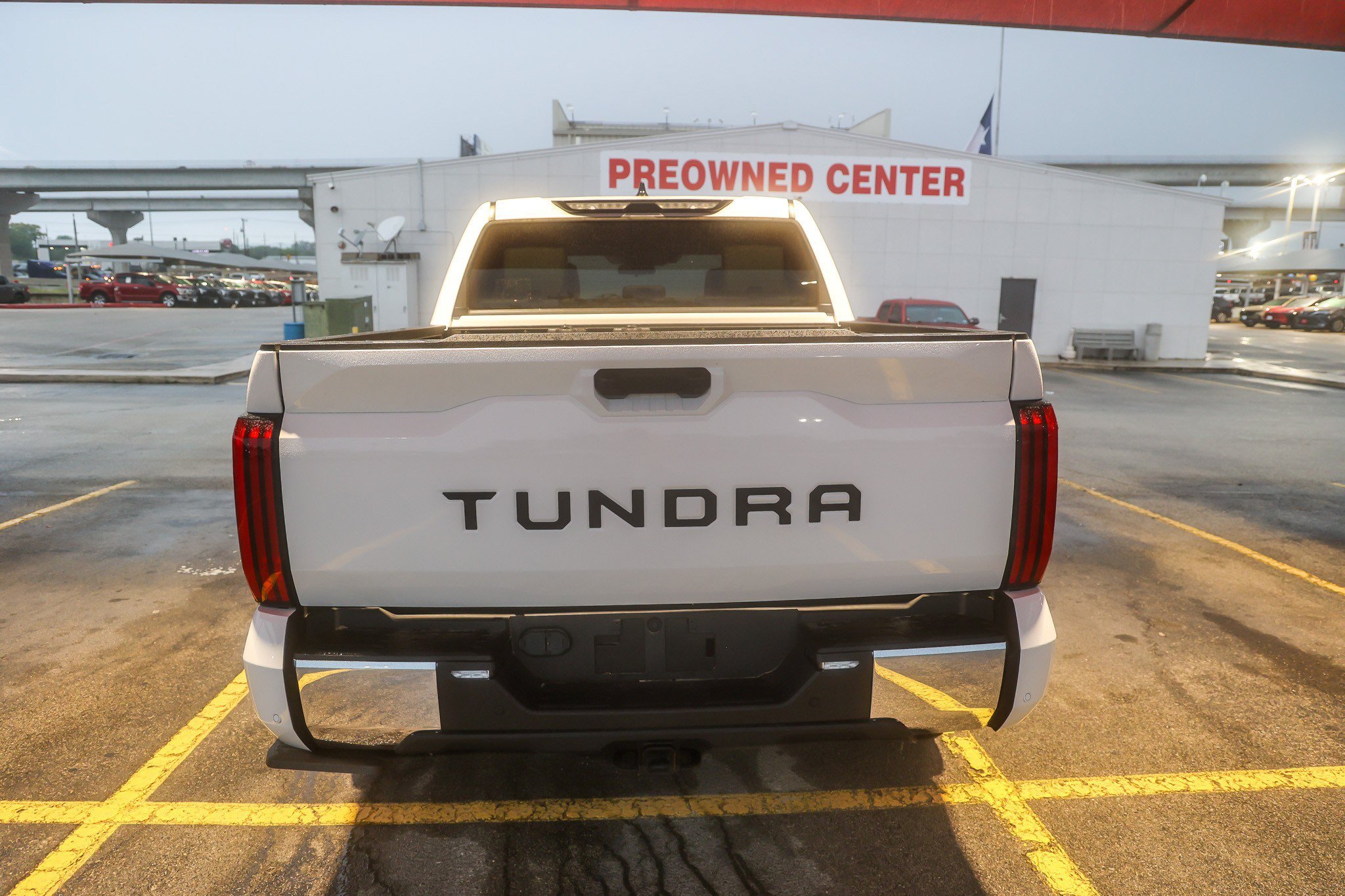 Used 2023 ICE CAP Toyota SR5 image 8