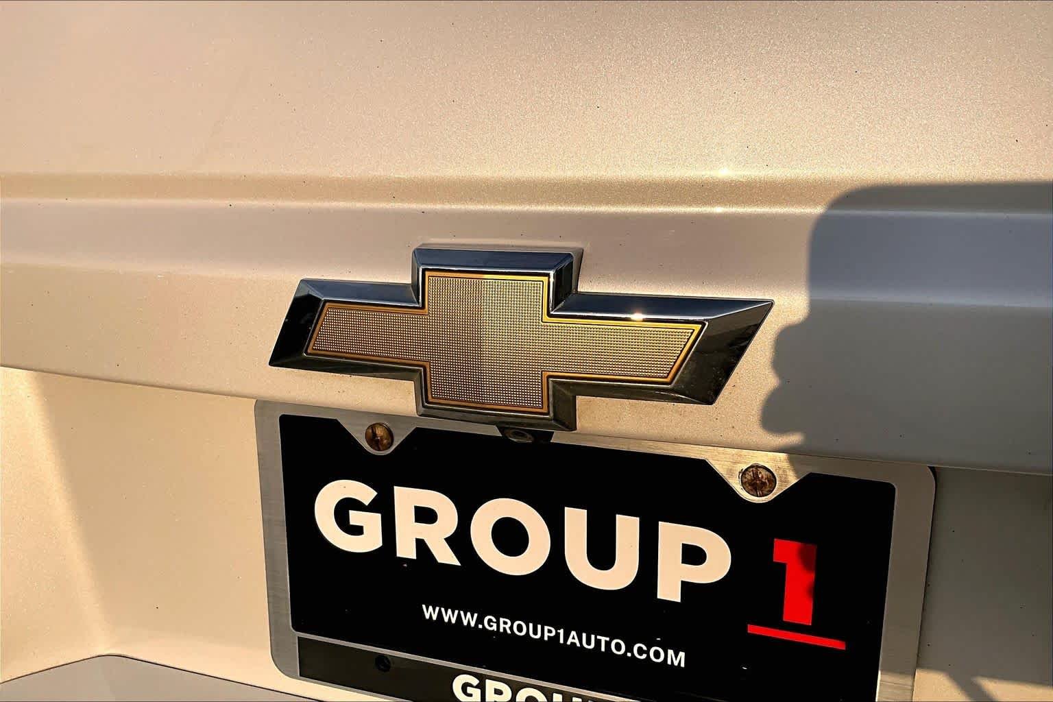 Used 2019 Iridescent Pearl Tricoat Chevrolet Premier image 31