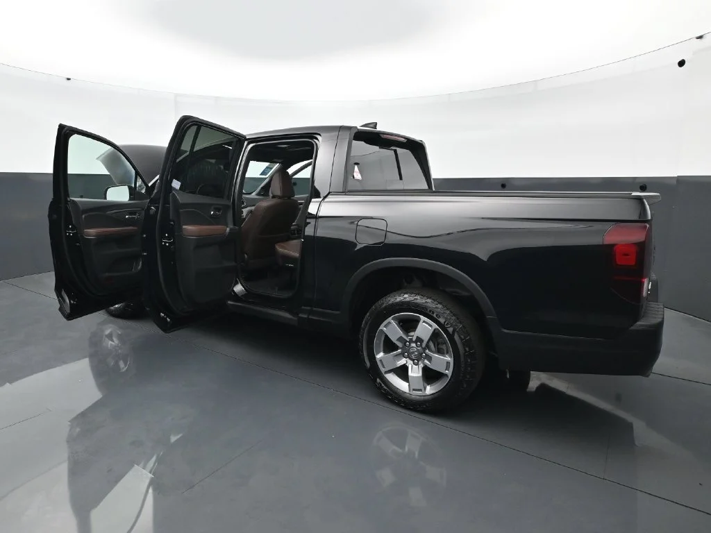 Used 2025 Black Honda RTL AWD image 29