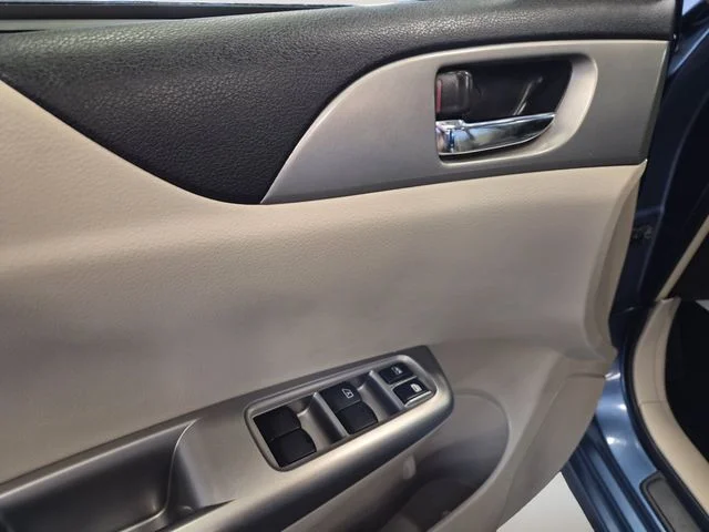 Used 2009 Blue Subaru 2.5i image 10