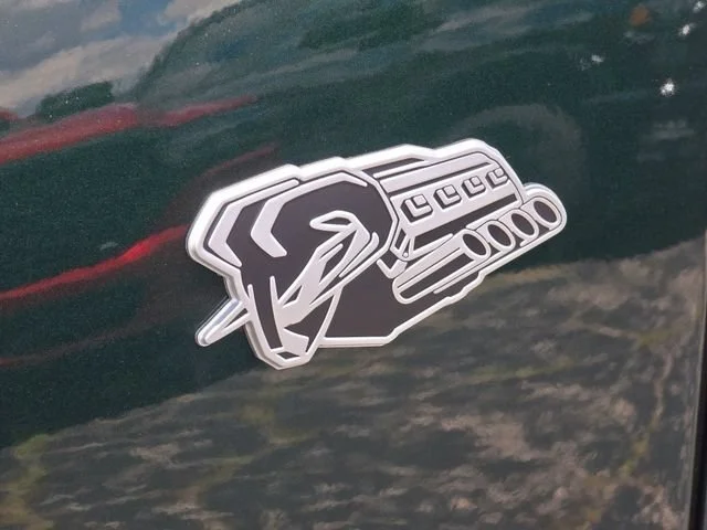 New 2026 Serrano Green Metallic Ram Laramie image 32