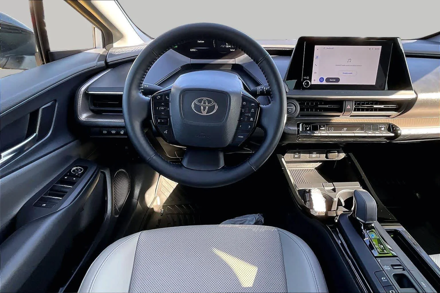 Certified Used 2026 Wind Chill Pearl Toyota XLE image 5
