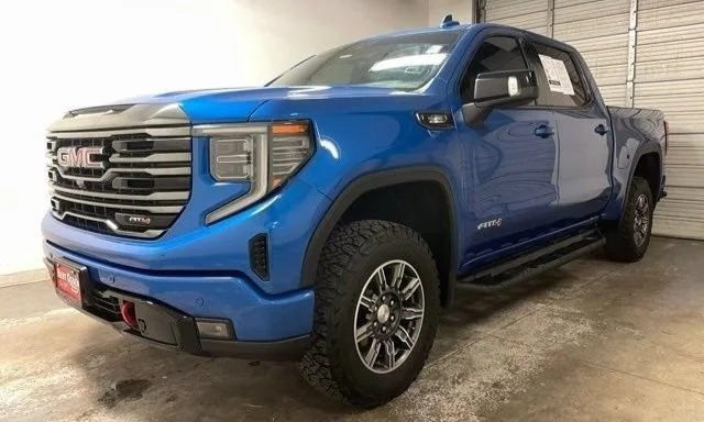Used 2024 Dynamic Blue Metallic GMC AT4 image 3